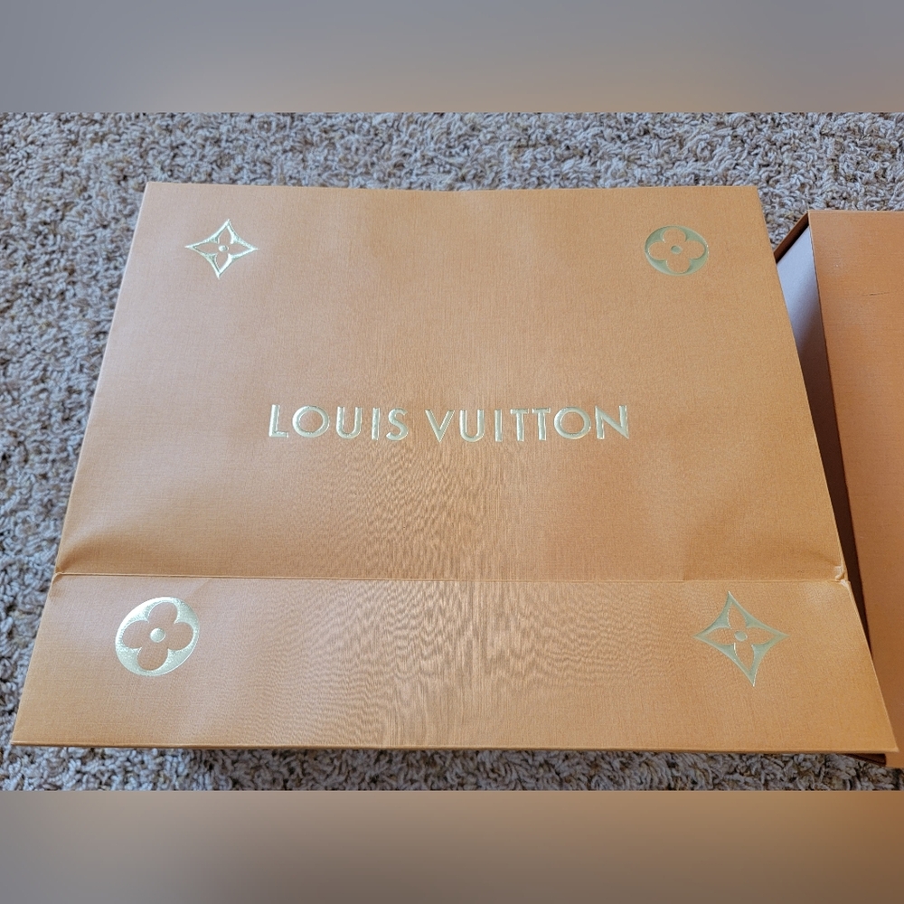 Authentic Louis Vuitton Speedy Box, Gift Bag And Ribbon! 15x14 - Picture 2 of 7